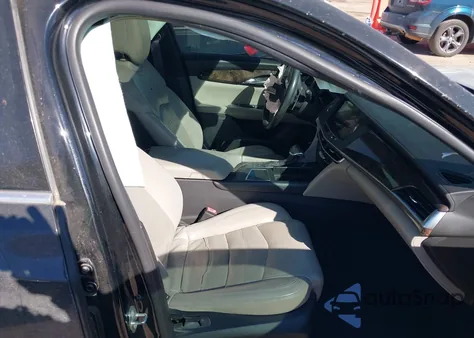 2017 Cadillac Ct6 Twin Turbo Premium Luxury z USA, uszkodzony, nr VIN 1G6KH5R61HU131273